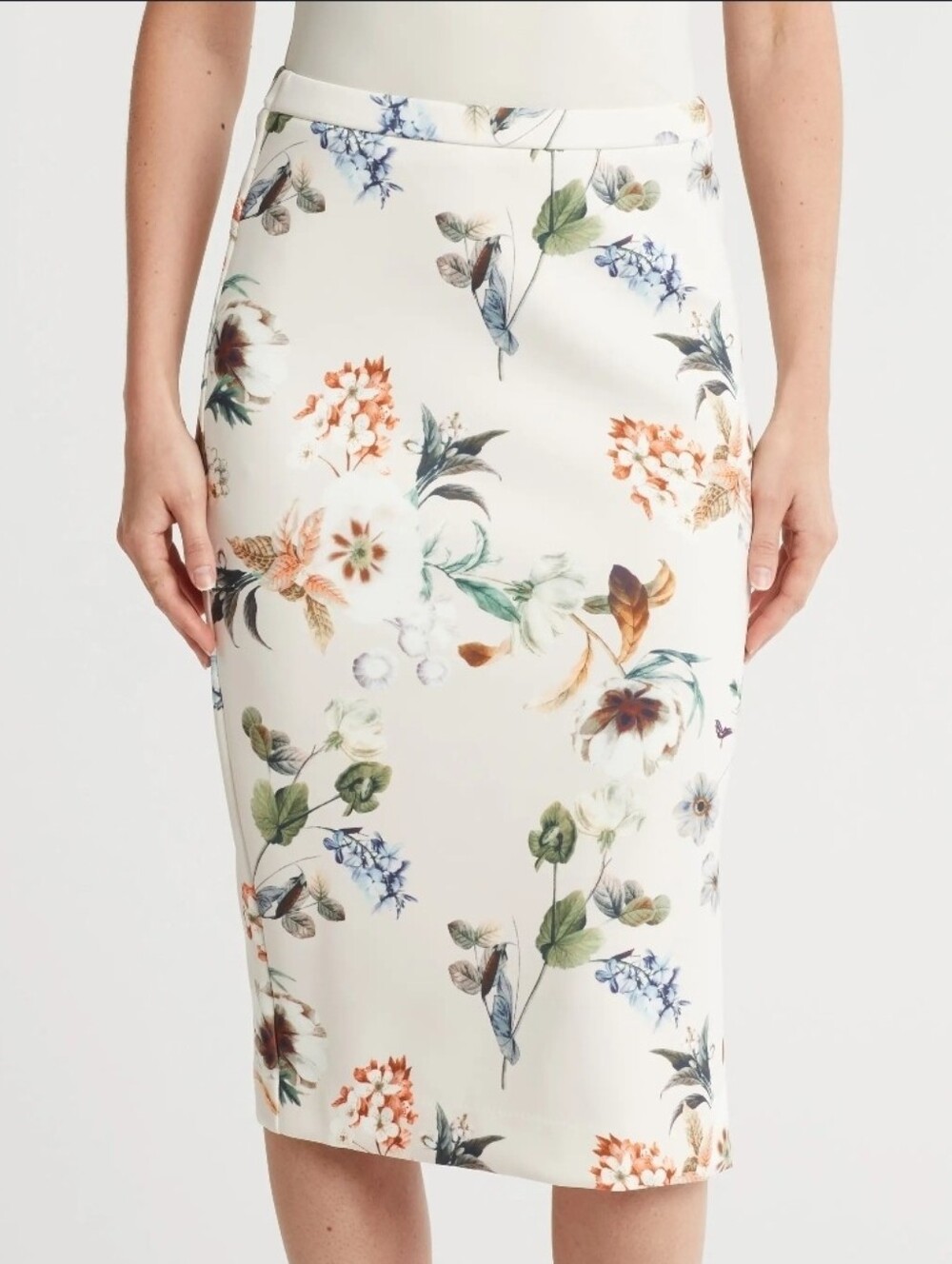 Tahari Cream Floral Pencil Shorts with Multicolor Blooms Size Sp